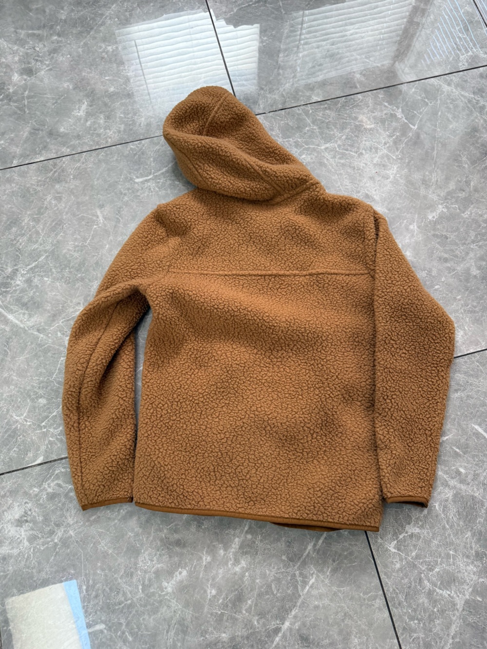 Patagonia Brown Hooded Retro Fleece Jacket - Picture 2 of 3